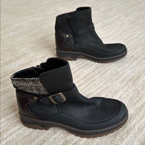 Like New: Merrell Eventyr Waterproof Strap Boots Black Size 6.5
